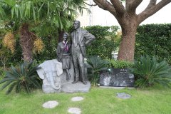 凝固的永恒：张骏祥纪念像中的艺术与记忆